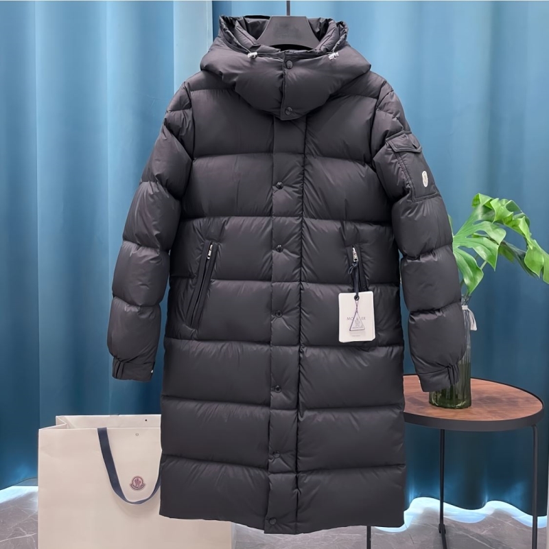 G*u*i down coat